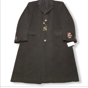 Silver Cloud Charcoal Wool and
Cashmere Overcoat 40 R